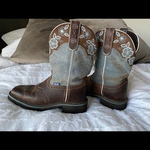 Justin boots size 7.5B